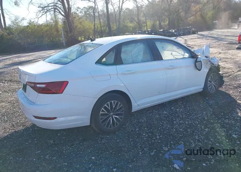 2021 Volkswagen Jetta 1.4T R-Line/1.4T S/1.4T Se z USA, uszkodzony, nr VIN 3VWC57BU3MM104022